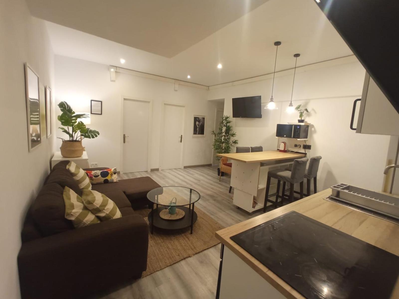 Private Rooms On Tamarit Street Barcelona Eksteriør bilde